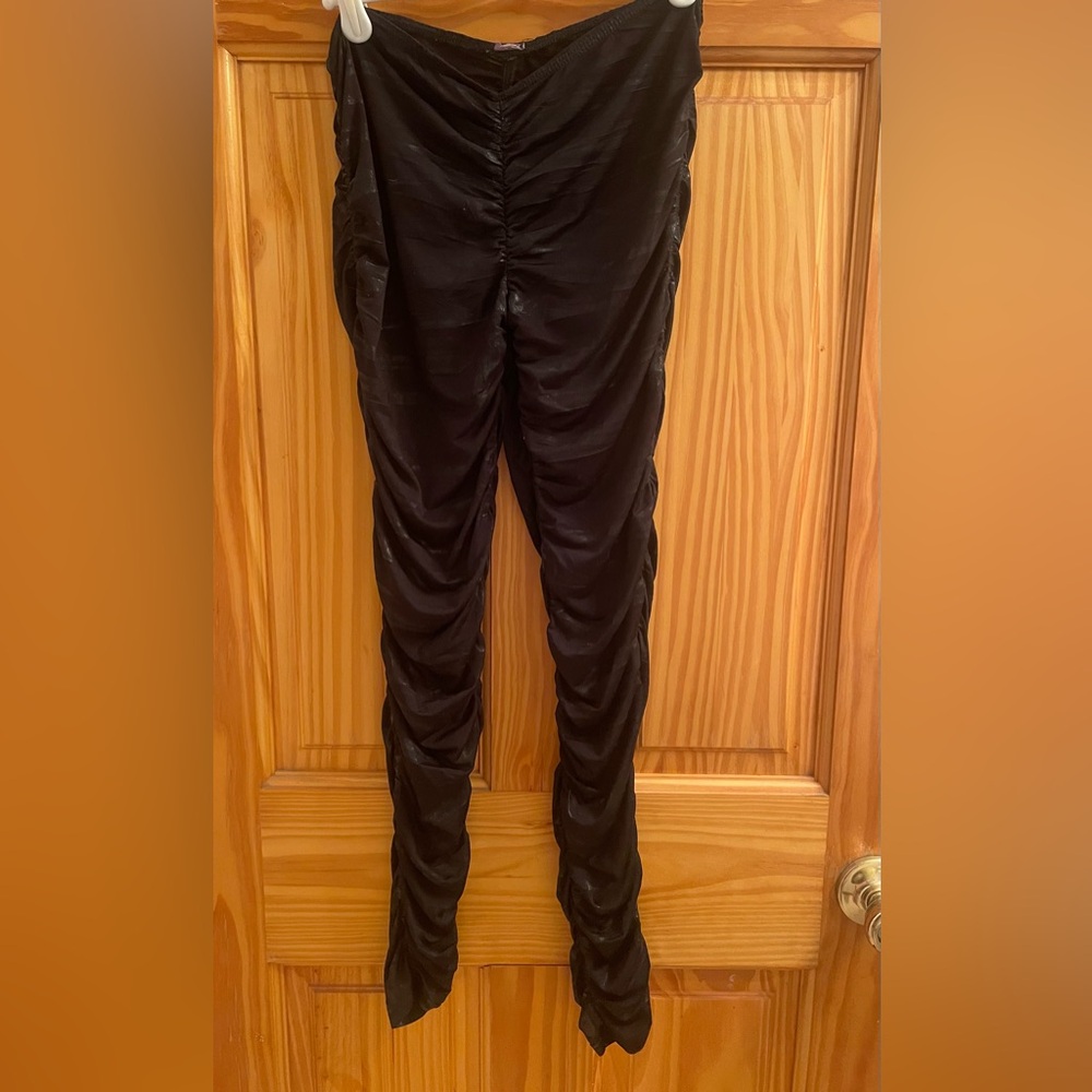 Black Ruched Leggings! Sexy, slimming, chic and sooo comfortable!! Sz small - Picture 7 of 7